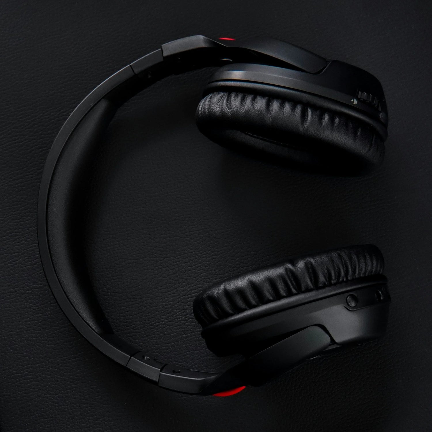 Speakers & Headphones